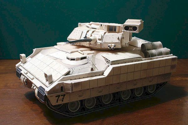 Боевая машина пехоты M2 Брэдли paper model