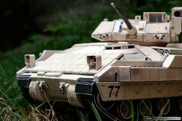 Боевая машина пехоты M2 Брэдли paper model