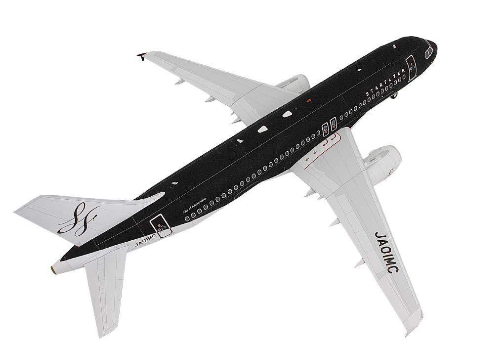 Авиалайнер Airbus A320 StarFlyer paper model