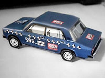 Автомобиль ВАЗ-2107 paper model