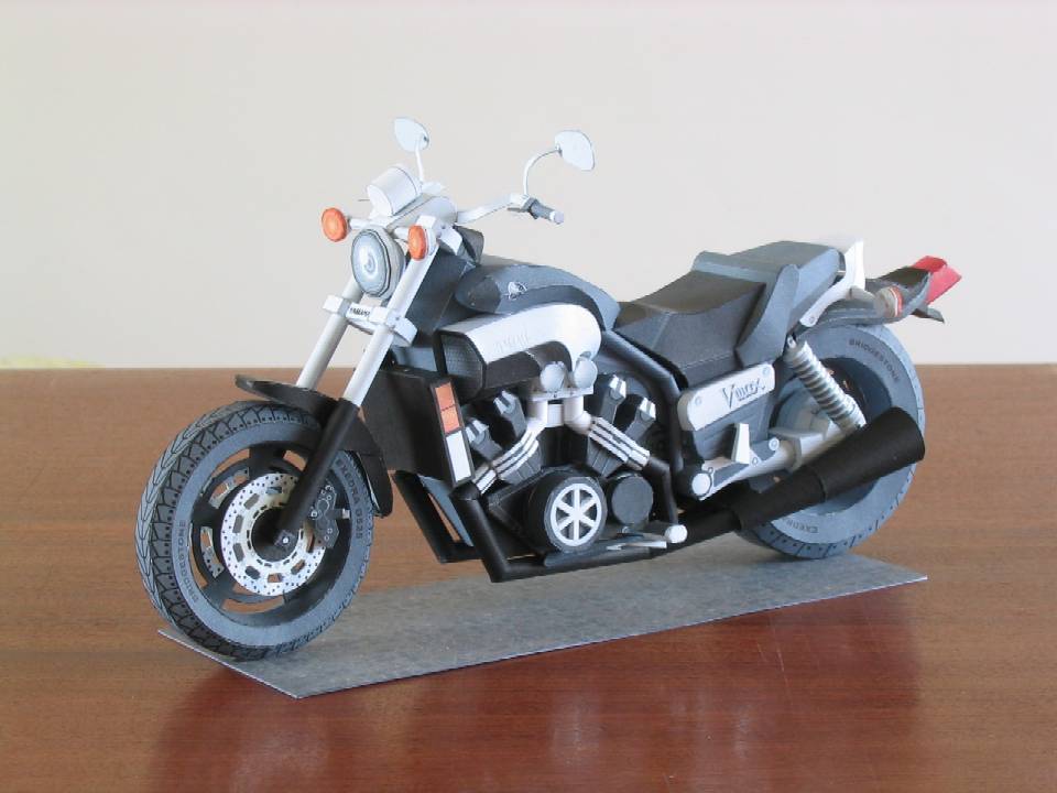 Мотоцикл Yamaha V-Max [очень высокая сложность] paper model