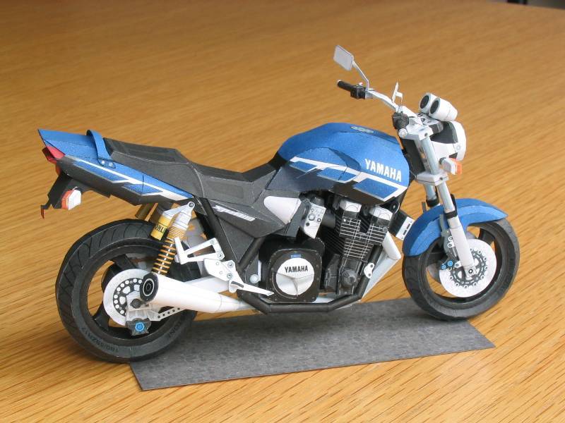 Мотоцикл Yamaha XJR-1300 paper model