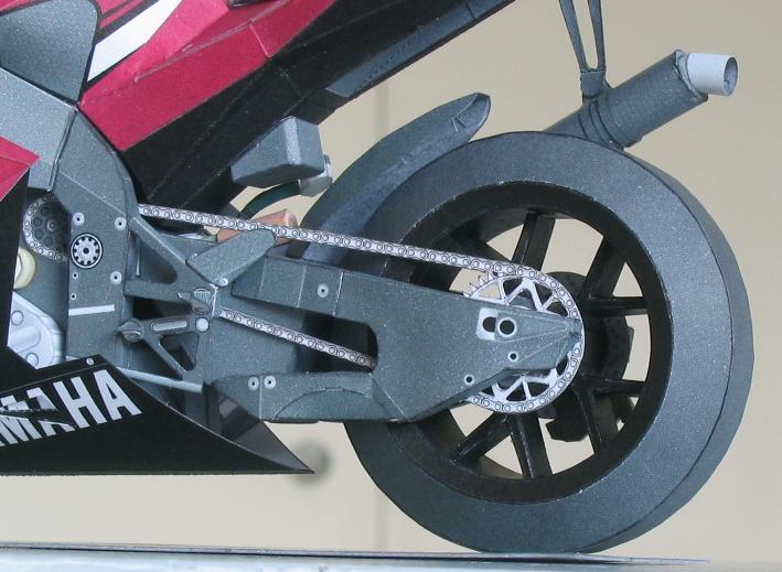 Мотоцикл Yamaha YZR-M1 paper model