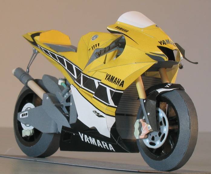 Мотоцикл Yamaha YZR-M1 paper model