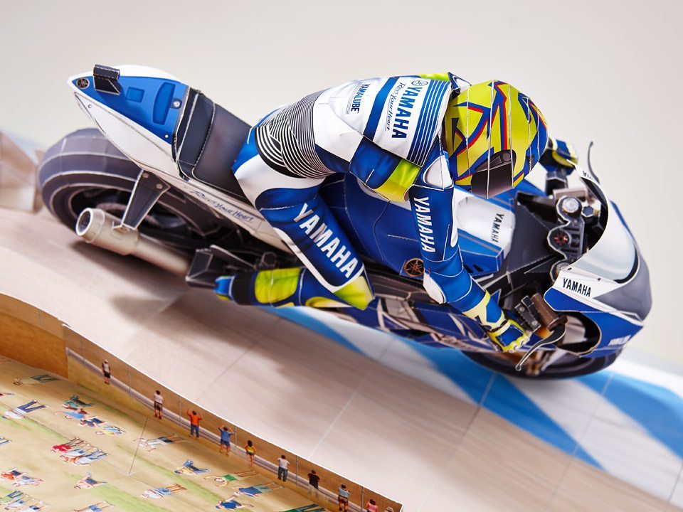 Диорама Мир гонок MotoGP paper model