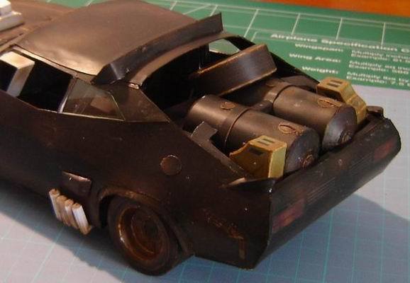 Автомобиль Перехватчик (Безумный Макс) paper model
