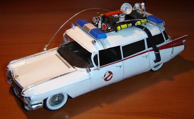 Автомобиль Ecto-1 (Охотники за привидениями) paper model