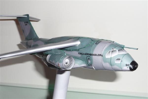 Самолет Embraer KC-390 paper model