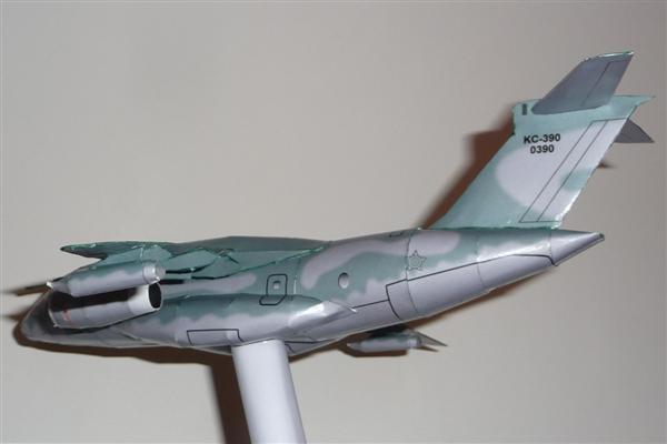 Самолет Embraer KC-390 paper model