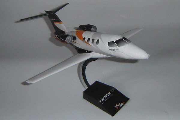 Самолет Embraer Phenom 100 paper model