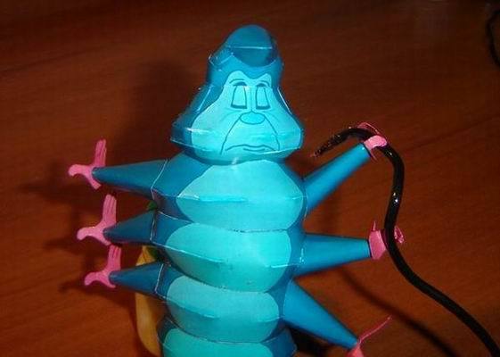 Гусеница с кальяном (Алиса в Стране Чудес) paper model