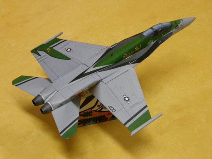 Истребитель McDonnell Douglas F/A-18C Dambusters paper model
