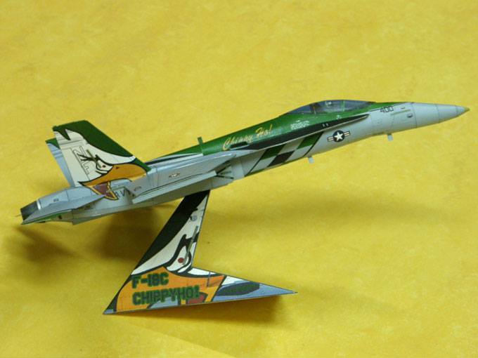Истребитель McDonnell Douglas F/A-18C Dambusters paper model