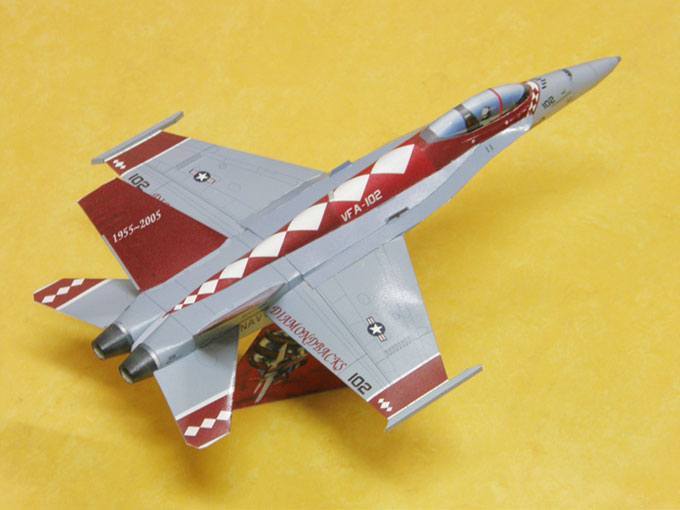 Истребитель McDonnell Douglas F/A-18F Diamondbacks paper model