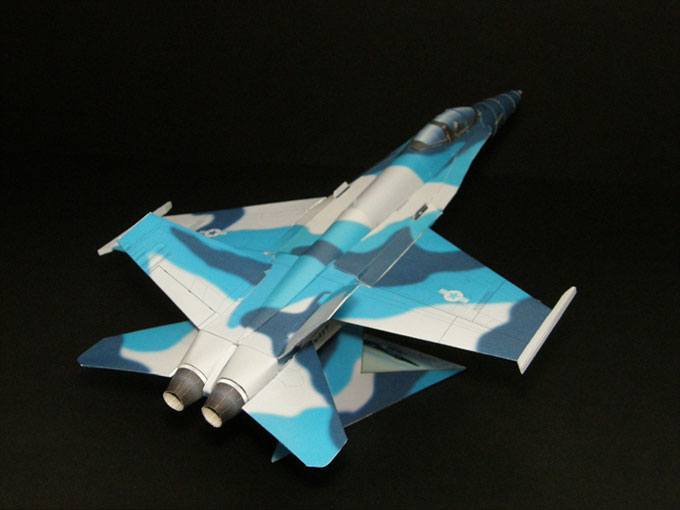 Истребитель McDonnell Douglas F/A-18C NSAWC paper model
