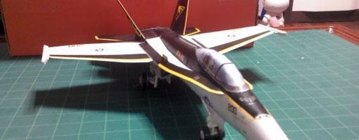 Истребитель McDonnell Douglas F/A-18C Орлы paper model