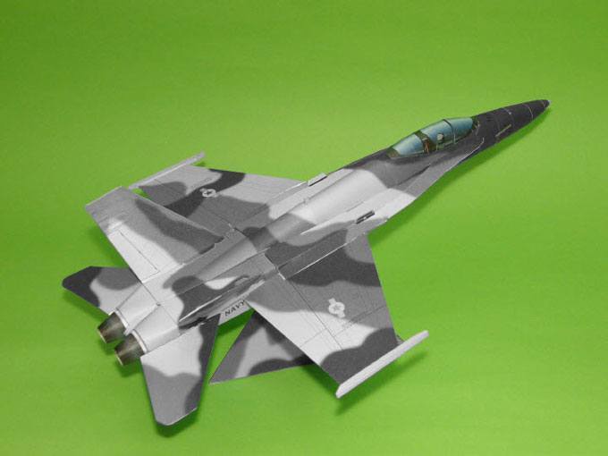 Истребитель McDonnell Douglas F/A-18C NSAWC (серый) paper model