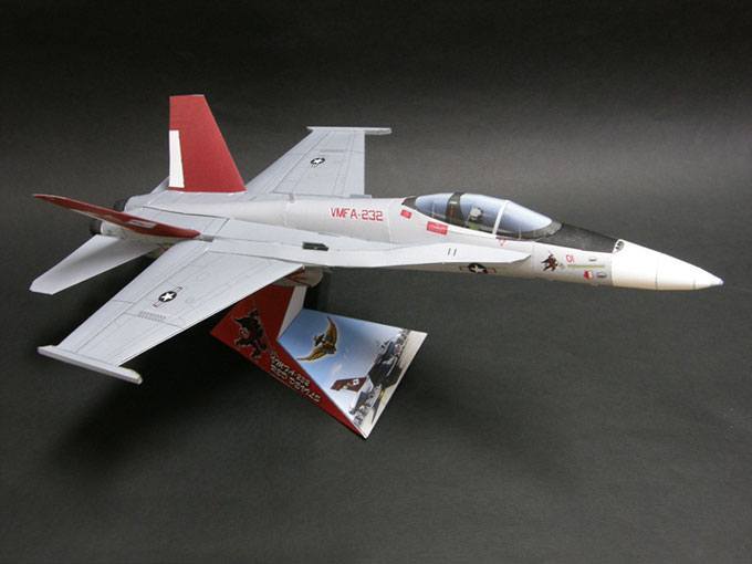 Истребитель McDonnell Douglas F/A-18 Красные дьяволы paper model