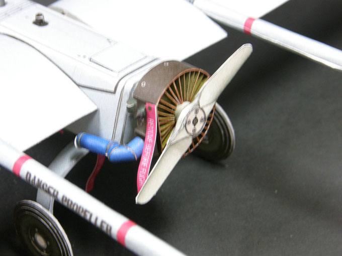Беспилотный самолет RQ-7 Shadow paper model