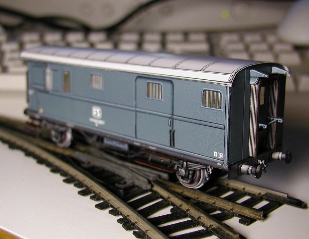 Магистральный вагон типа DI 92000 paper model