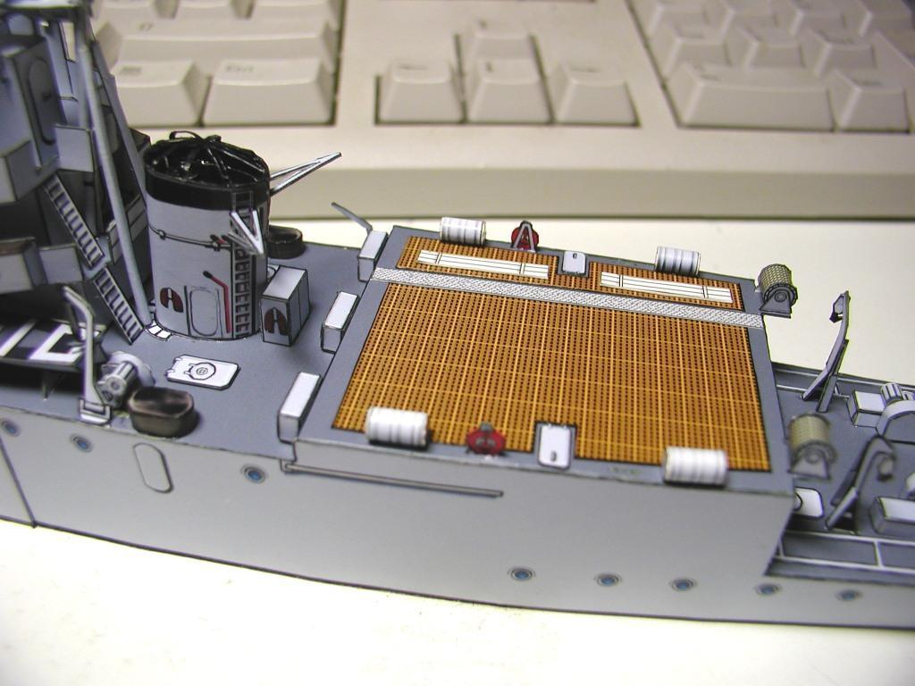 Корвет Ape (1973) paper model
