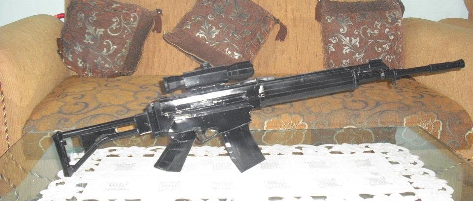 Штурмовая винтовка Pindad SS2-V4 paper model