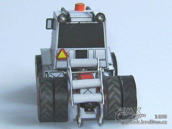 Трактор ST-180 paper model