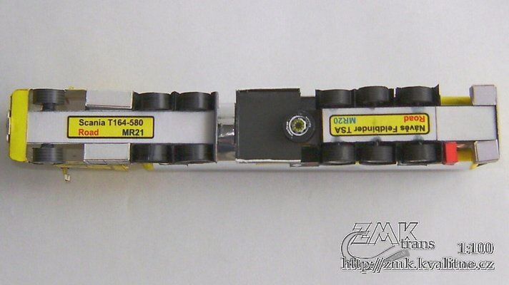 Тягач Scania T164 с полуприцепом цистерной paper model