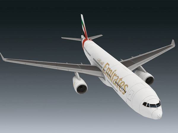 Авиалайнер Airbus A330-243 Emirates Airline paper model