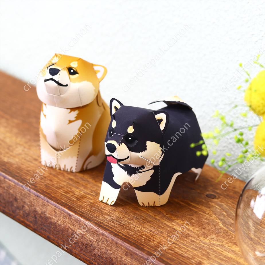 Мини-версия сиба-ину: коричневая и чёрно-подпалая paper model