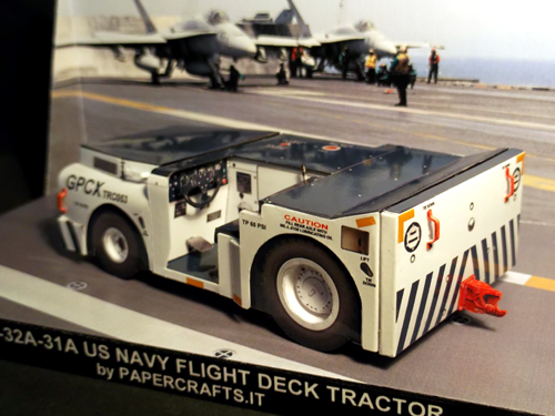Палубный тягач ВМС США AS32A