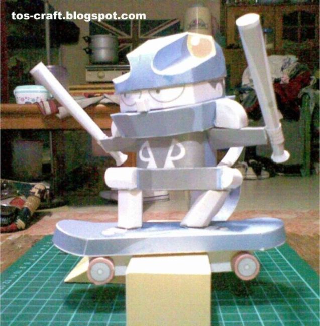 Супергерой Bat Warrior (Garudaboi) paper model