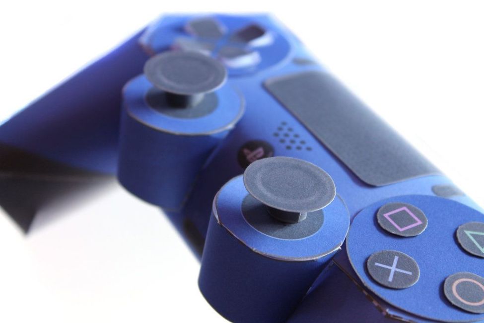 Джойстик Playstation 4 paper model