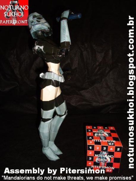 Рок-штурмовик - Бэк-вокалистка paper model