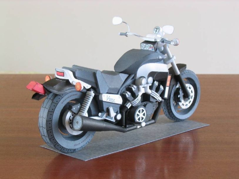 Мотоцикл Yamaha V-Max [очень высокая сложность] paper model