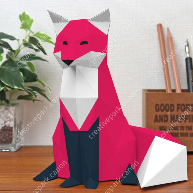 Полигональные лисы (розовая и чёрная) paper model