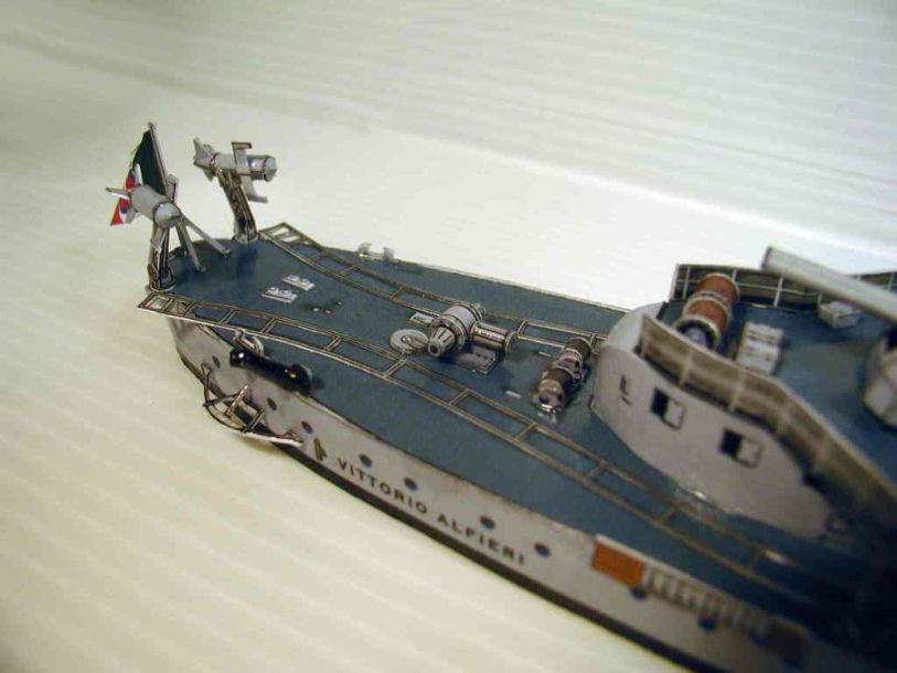 Крейсер Vittorio Alfieri paper model
