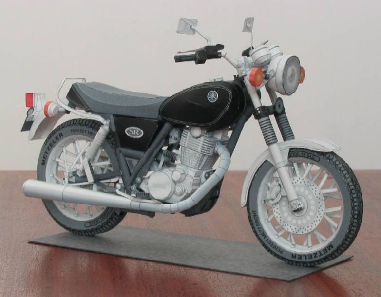 Мотоцикл Yamaha SR400 paper model