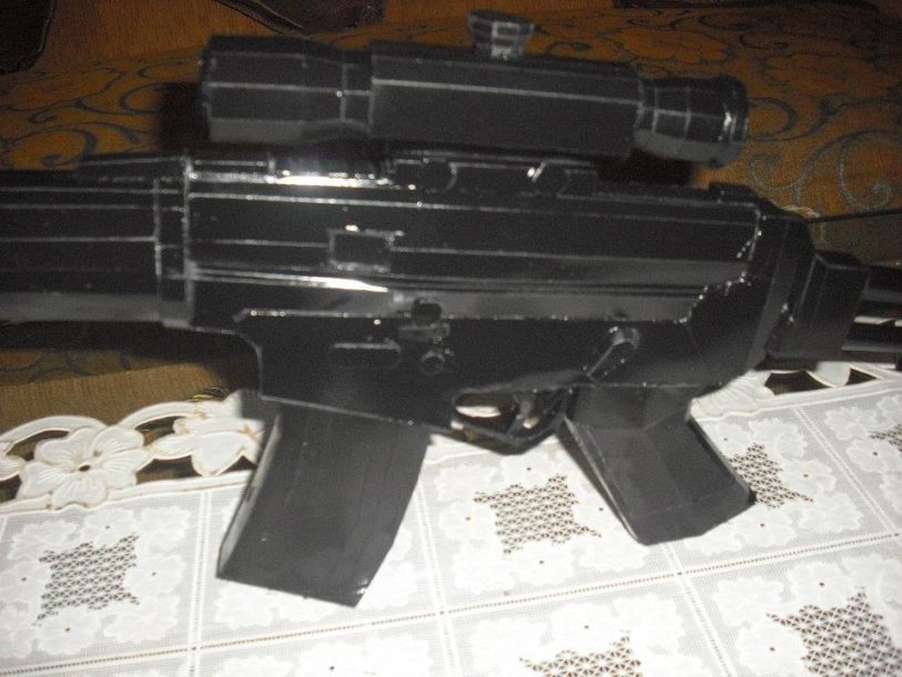 Штурмовая винтовка Pindad SS2-V4 paper model