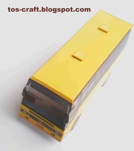 Университетский автобус paper model