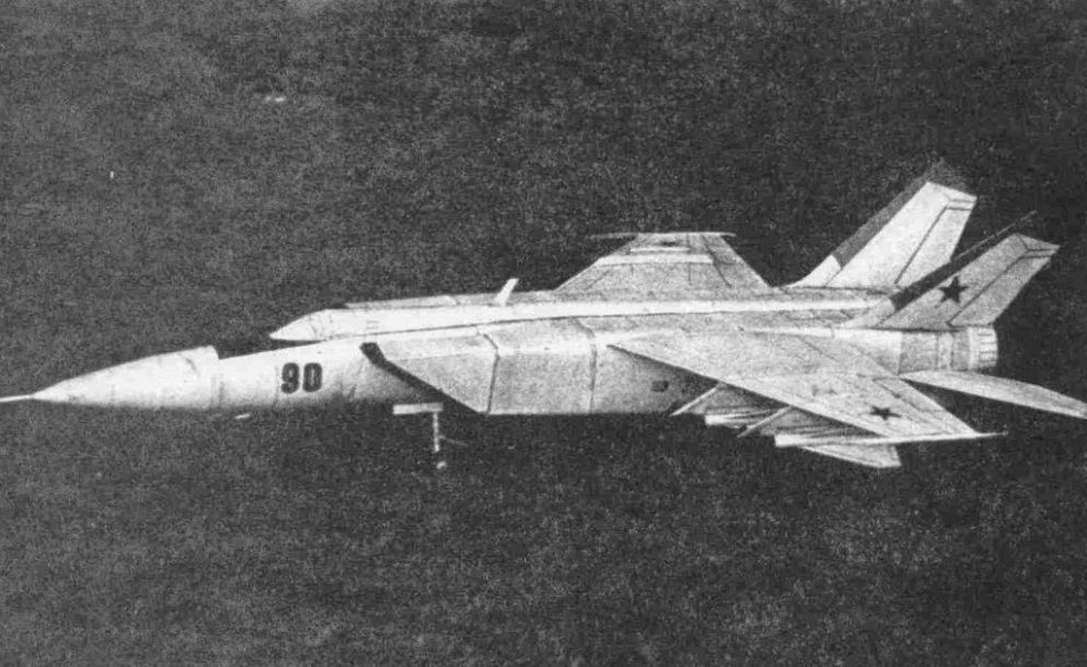 Maly Modelarz - 1/1985 - Истребитель-перехватчик МиГ-25 magazine