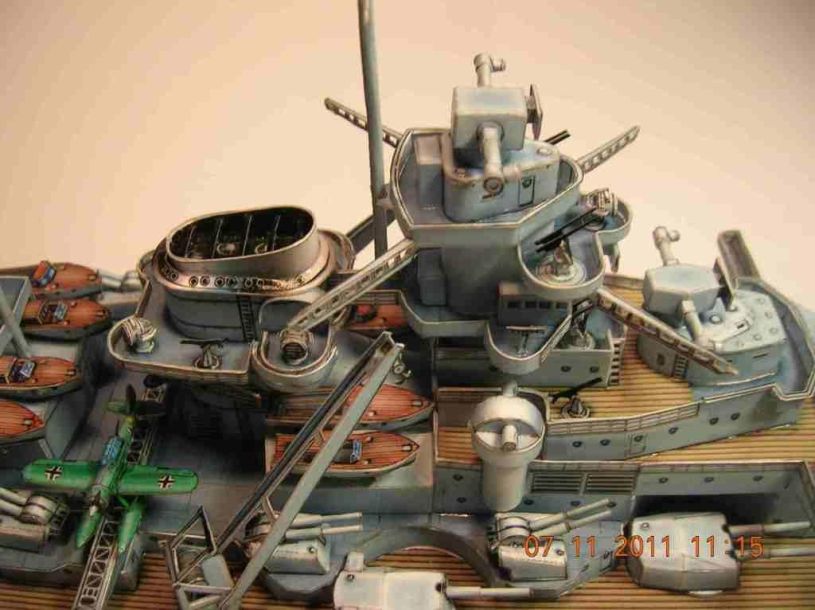 Линкор Бисмарк paper model
