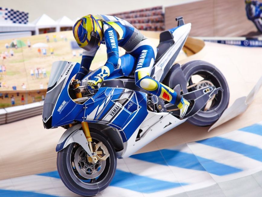 Диорама Мир гонок MotoGP paper model