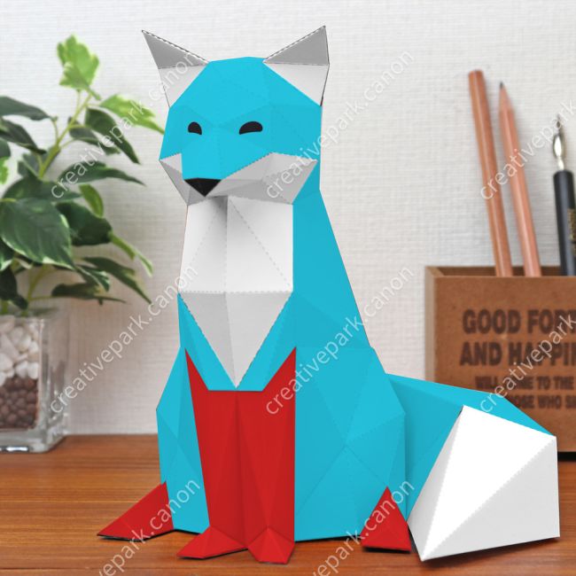 Полигональные лисы (синяя и красная) paper model