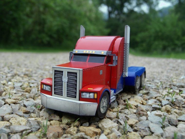 Трансформер Оптимус Прайм Peterbilt 379 (Трансформеры: Прайм)