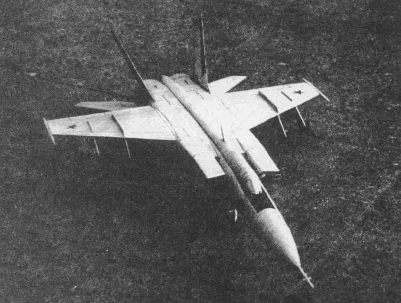 Maly Modelarz - 1/1985 - Истребитель-перехватчик МиГ-25 magazine