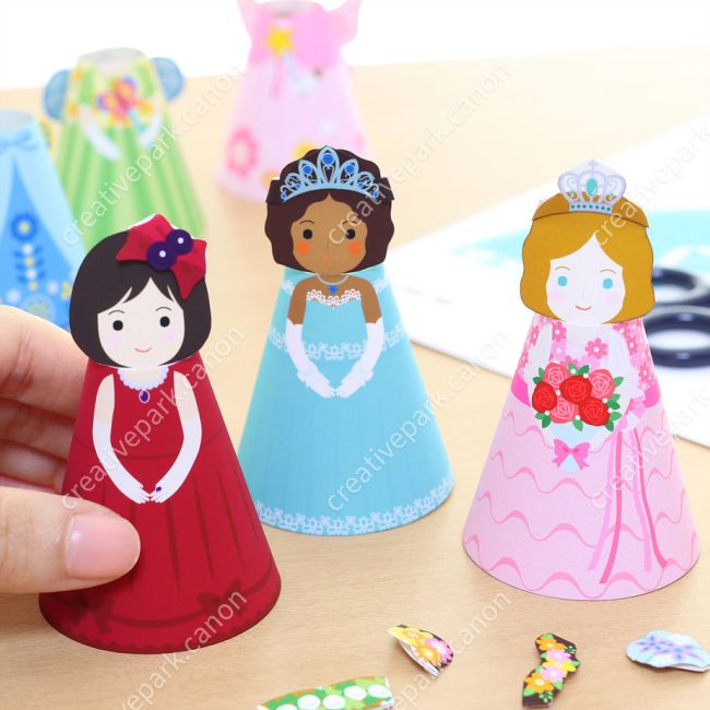 Куклы для переодевания: принцесса и фея paper model