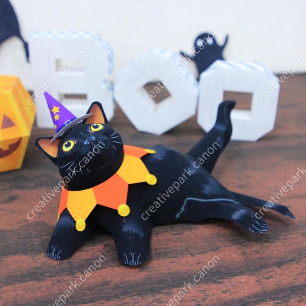 Чёрная кошка на Хэллоуин paper model