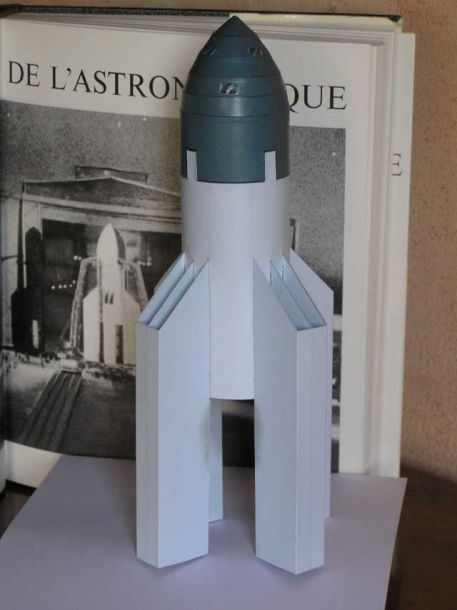 Космическая ракета (Женщина на Луне) paper model