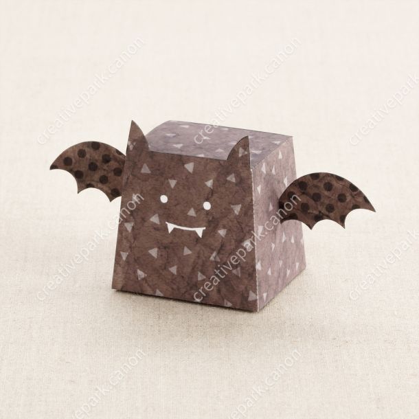 Мини-поделка на Хэллоуин: летучая мышь paper model